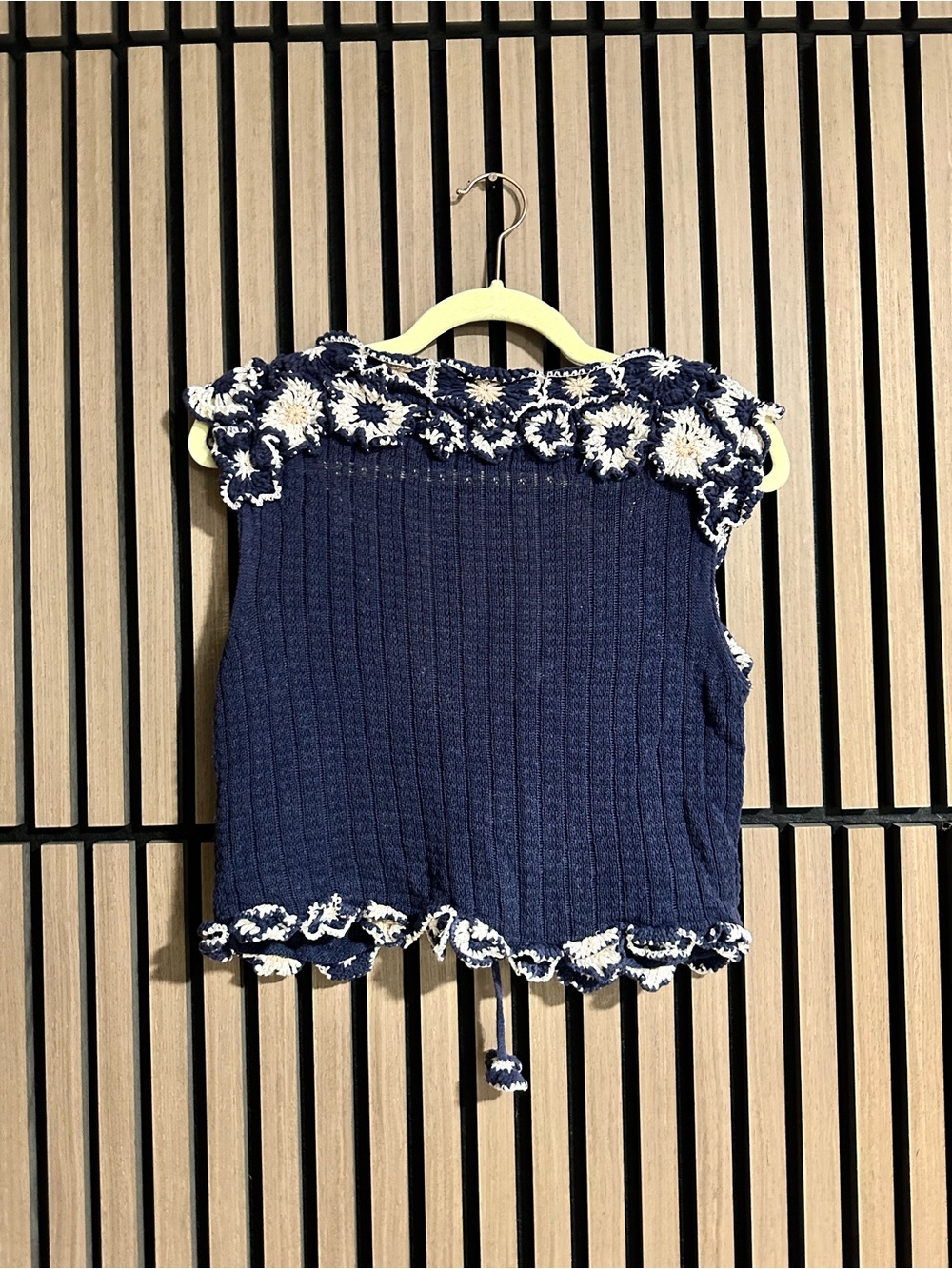 Anthropologie Guinevere Navy Cotton V-Neck Tie Front Crochet Sweater Vest M Boho - Picture 4 of 5